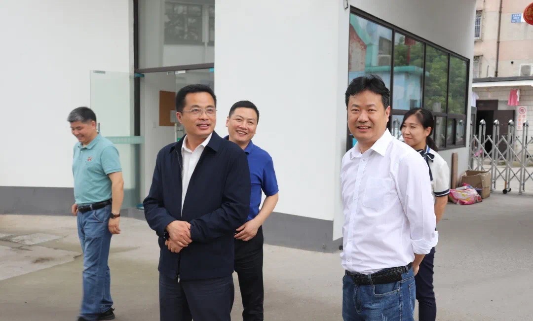 东方企业创新发展中心书记常务副主任吴锡伟参观考察绍兴市智慧养老