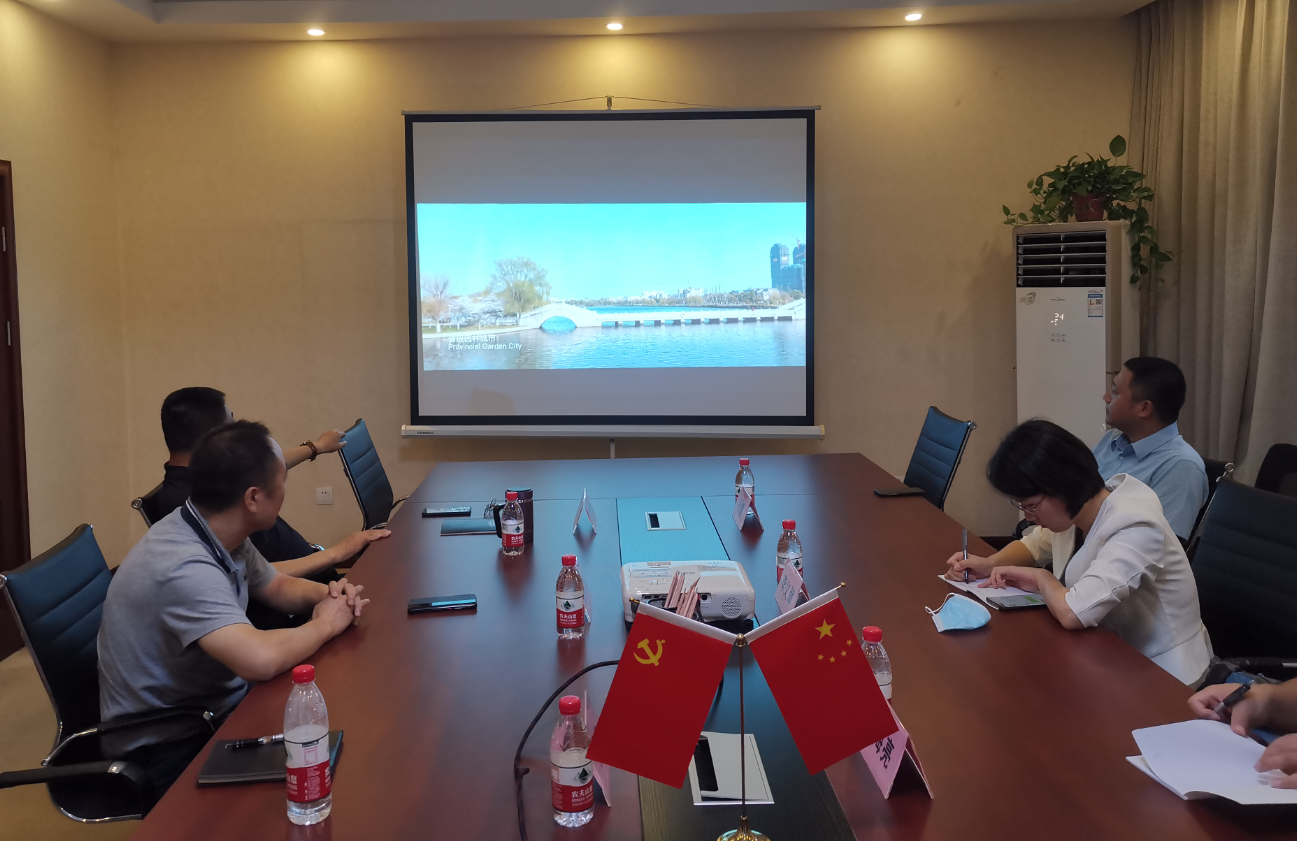 淮安市涟水县委副书记李义翠一行来访中心