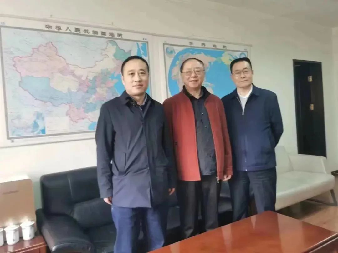 中国开发区协会与中心召开座谈会